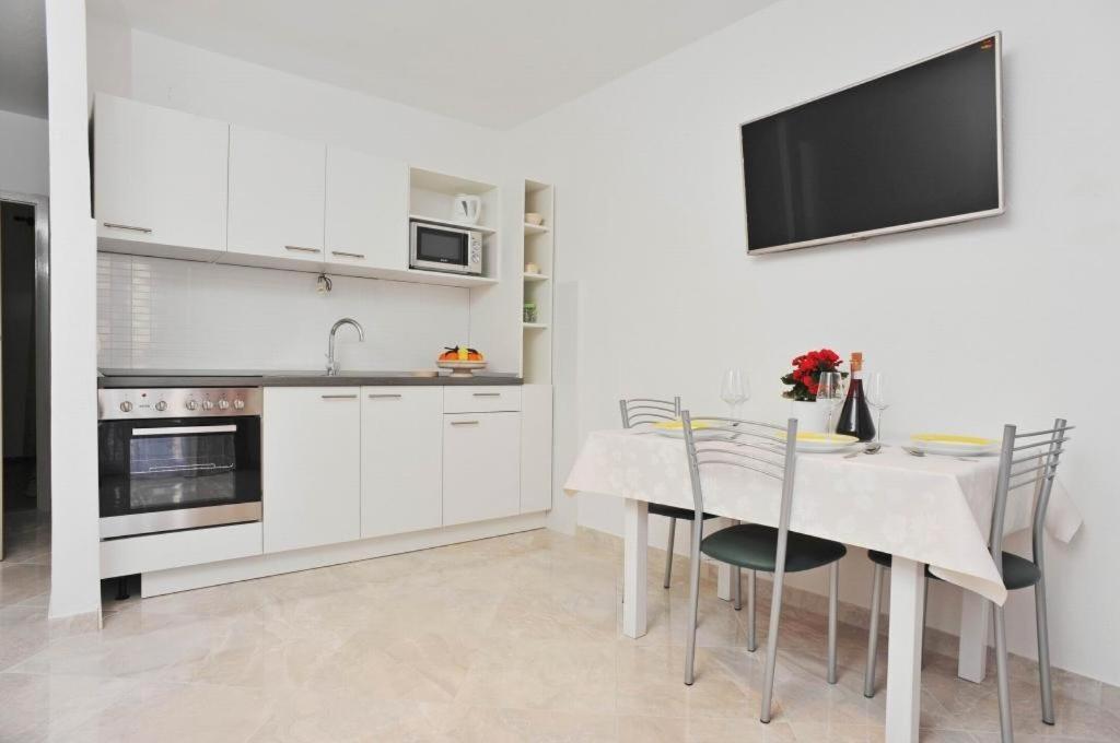 Apartments Lenka Sutivan Phòng bức ảnh